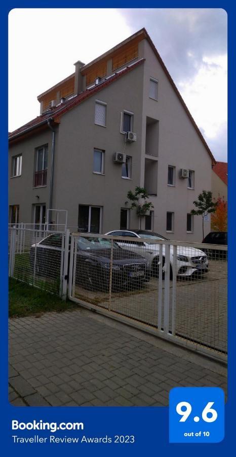 Blonde River Apartman Soter Szeged Apartment Ngoại thất bức ảnh